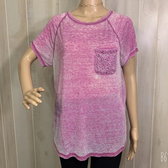 Seven7 Tops - Seven7 T-shirt Size Medium